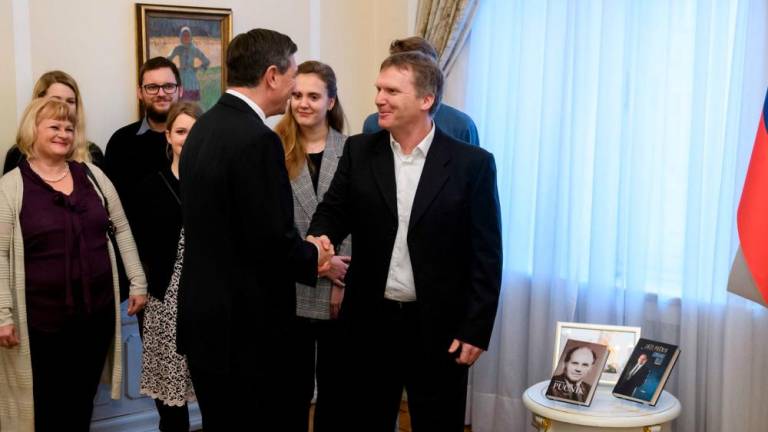 Pahor bo sinu Jožeta Pučnika vročil red za izredne zasluge