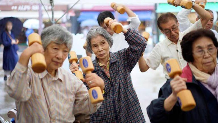 Na Japonskem skoraj 100.000 stoletnikov