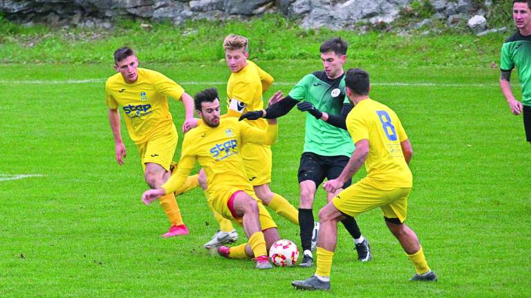 Nogometaši Sistiane Sesljana na arhivski fotografiji (FOTODAMJ@N)