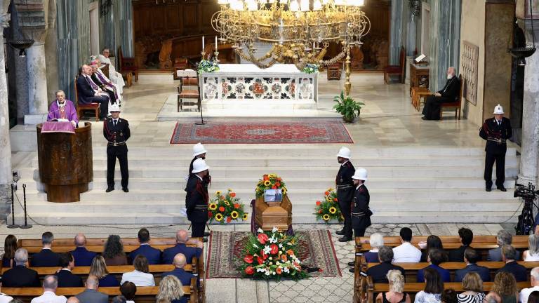 V Trstu ganjen zadnji pozdrav Giorgiu Rossiju, županovi desni roki