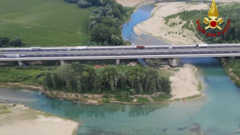Utapljajoče se ljudi so z avtoceste opazili vozniki (GASILCI)