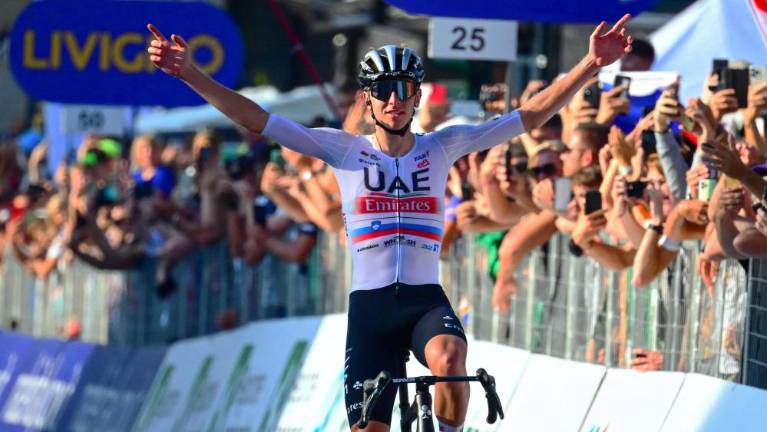 Tadej Pogačar tretjič zapored osvojil dirko po Lombardiji