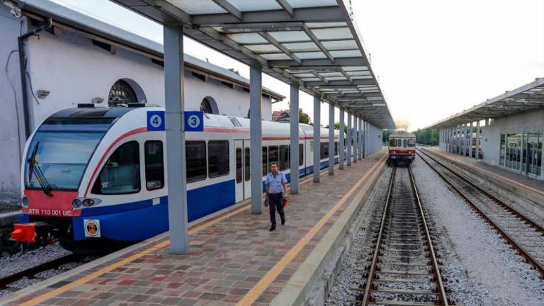 Mladi vandal iz Zgonika pomazal vlake v Čedadu