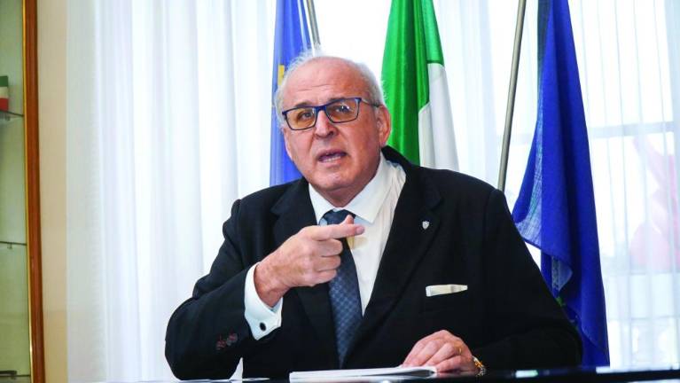 Ziberna Tonyja Effeja ne bi povabil