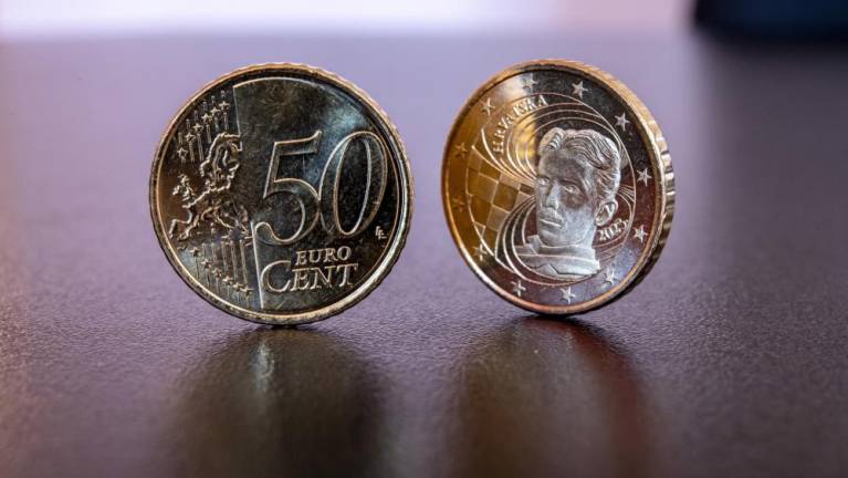 Začeli so kovati evrske kovance