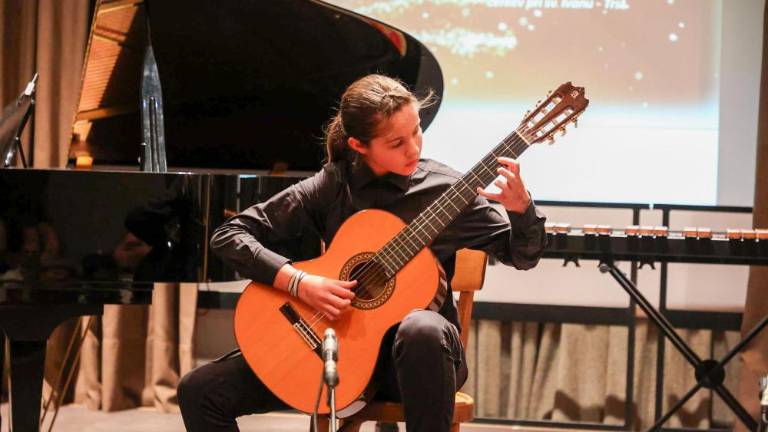 Božično voščilo goriške Glasbene matice