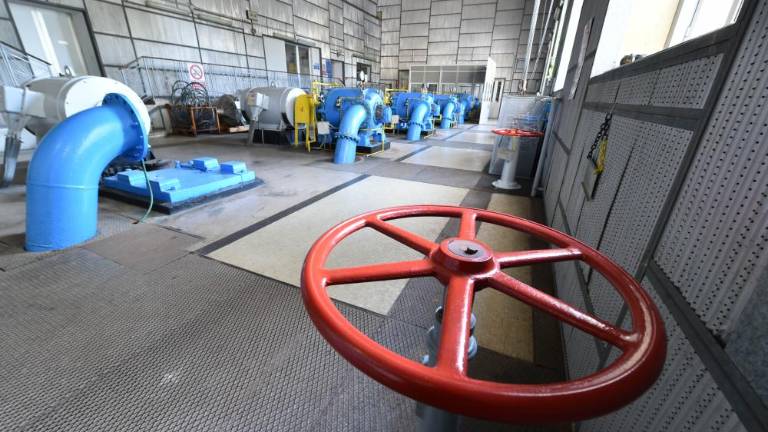 »Potek pogodbe priložnost, da se oskrba z vodo vrne v javne roke«