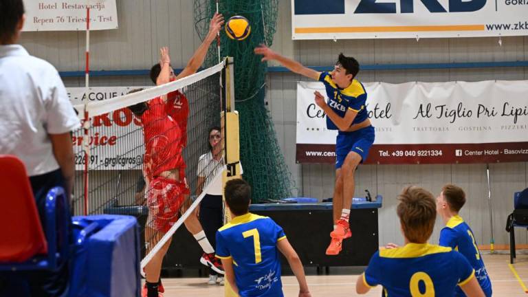 Zalet ZKB četrtič uspešen, derbi se je odločil po štirih nizih