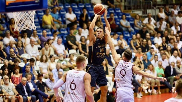 Italijanski košarkarji v Trstu zasluženo premagali Latvijo