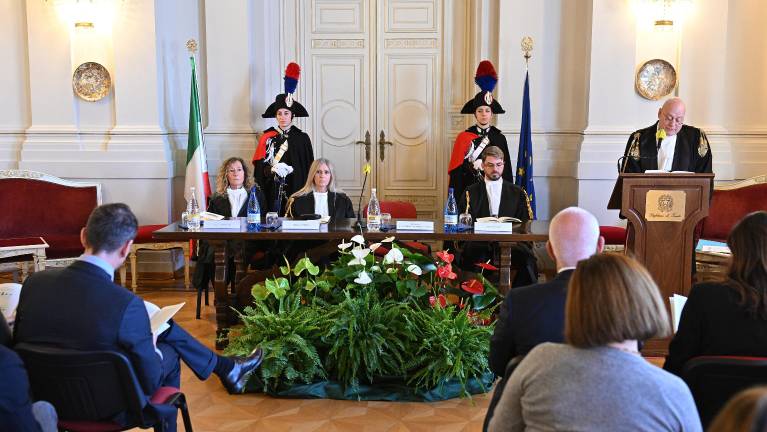 Na upravno sodišče se največkrat pritožijo učitelji in varnostni organi