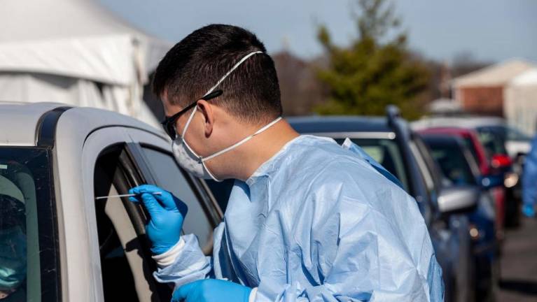 Slovenija: 1546 okužb in 31 žrtev