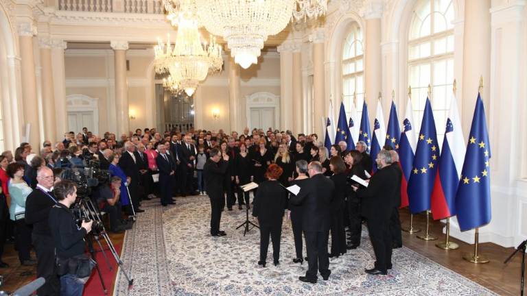 Visoki odlikovanji za Tamaro Blažina in Alojza Debelisa