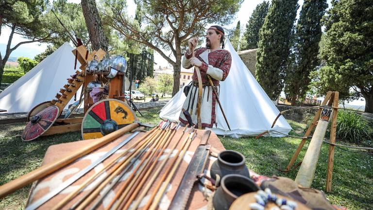 Grofija in pohod poživila mesti