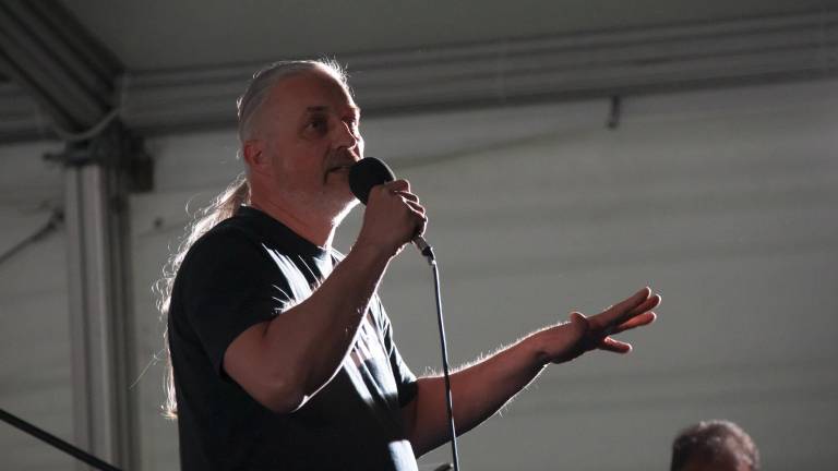 Pevski prispevek k obnovi desetih vodnjakov v Palestini