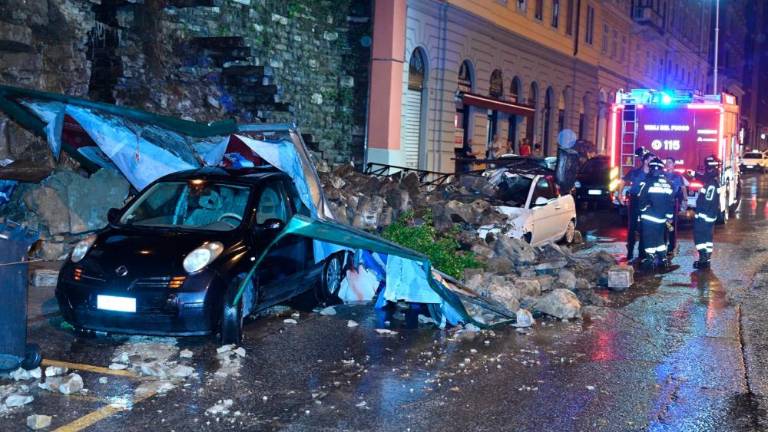 V Trstu sinoči naliv povzročal hude težave