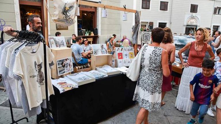 Dizajnerji, obrtniki in umetniki na sejmu Barbacan Produce