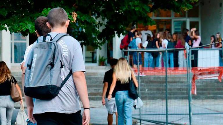 Za mnoge se je danes začel pouk (foto)
