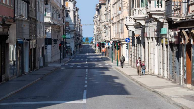 Dovoljen je sprehod le iz dokazljivih terapevtskih razlogov (FOTODAMJ@N)