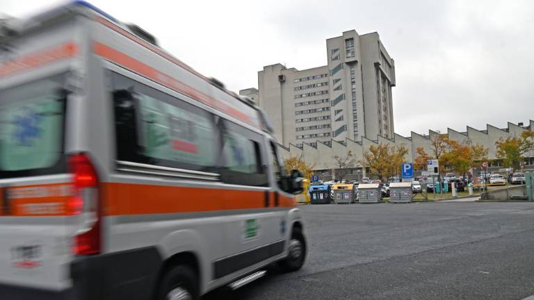 Po prometni nesreči motorist v bolnišnici