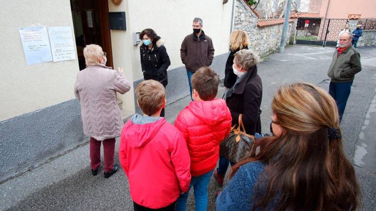 Zbiranje podpisov proti fašistični propagandi s polno paro