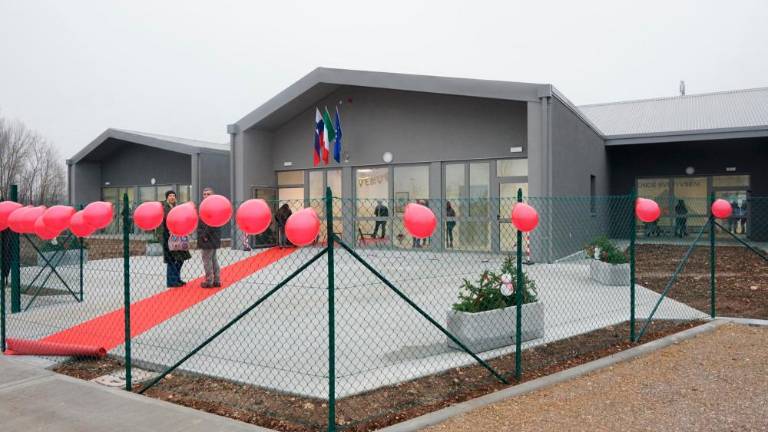 V Sovodnjah množično in prisrčno ob odprtju nove šole