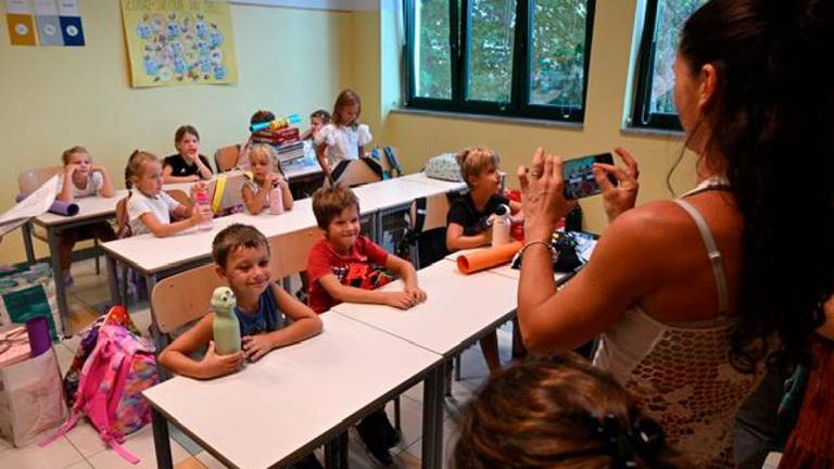 Za mnoge se je danes začel pouk (foto)