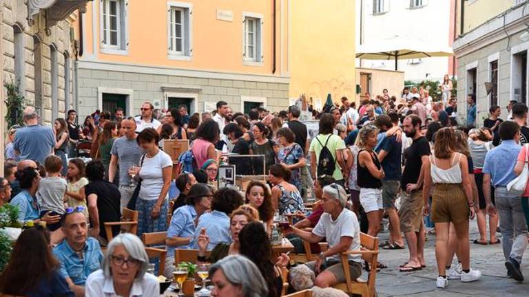 Dizajnerji, obrtniki in umetniki na sejmu Barbacan Produce