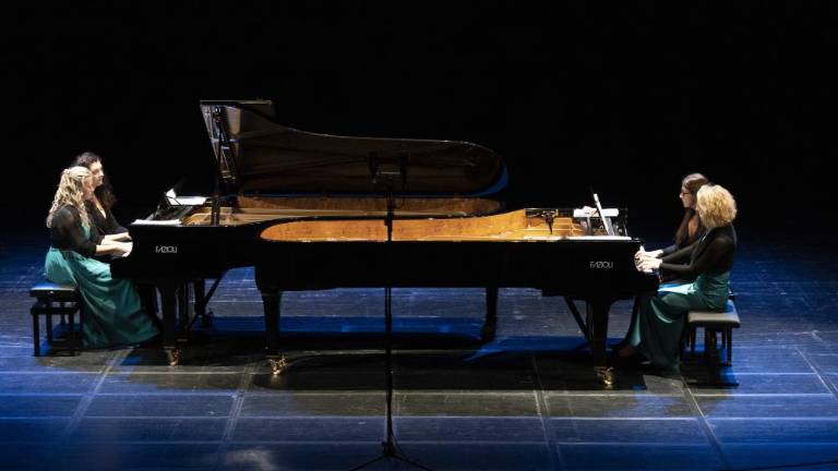 Osemročni »orkester« Phoenix napolnil Kulturni dom