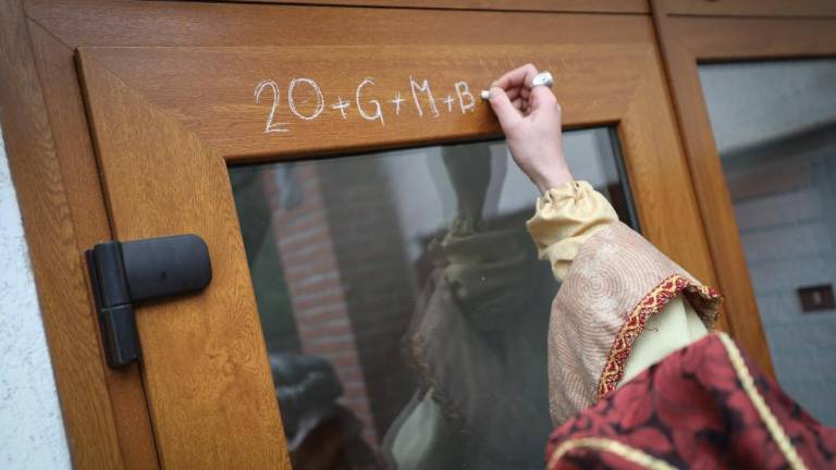 Koledniška pesem odmevala med snežinkami