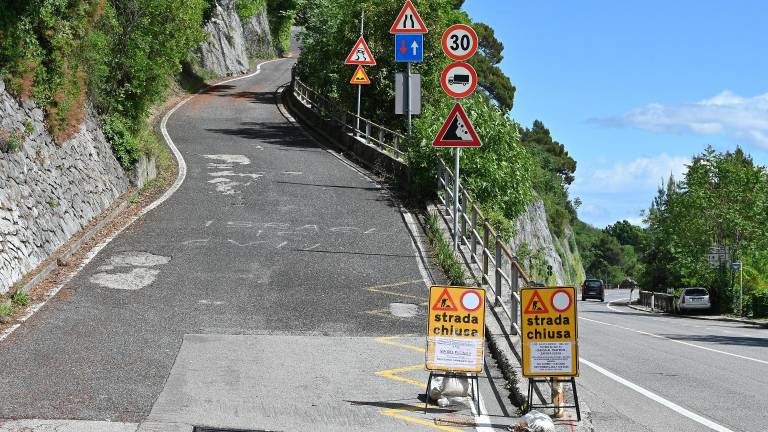 Zaprli bodo cesto in omejili dostop do morja