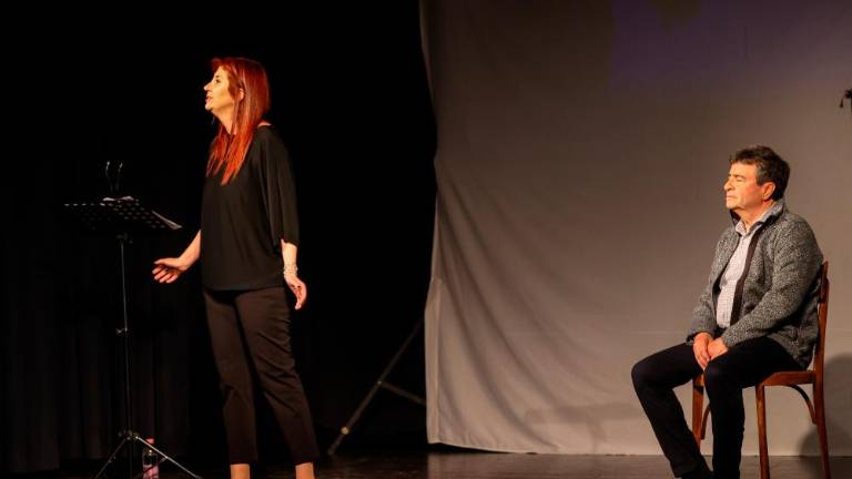 Dinčiju so se poklonili s stoječo ovacijo