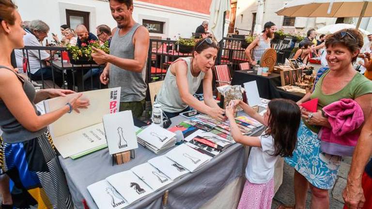 Dizajnerji, obrtniki in umetniki na sejmu Barbacan Produce