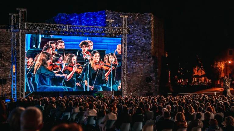 Publika na koncertu navdušeno ploskala po vsakem stavku