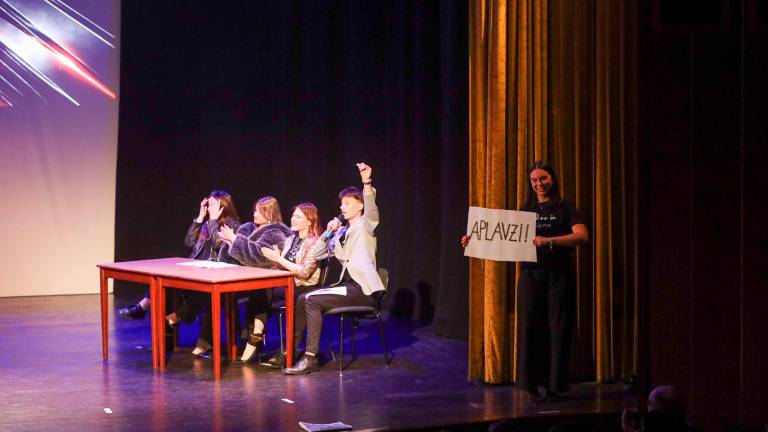 Goriški licejci na odru