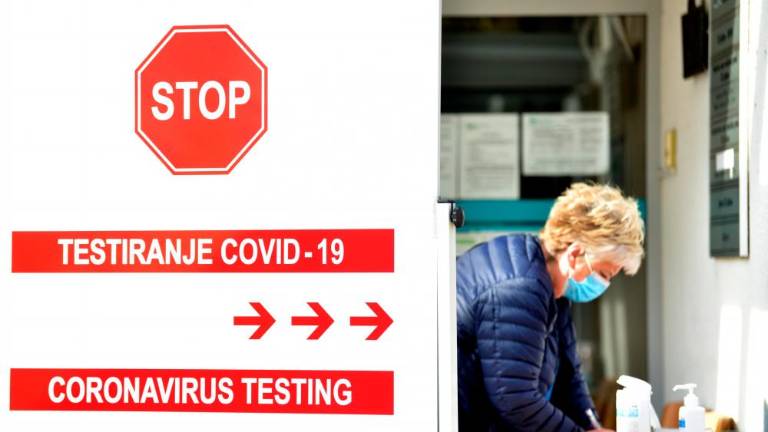Delež pozitivnih testov v Sloveniji 1,4-odstoten