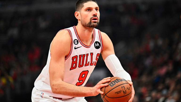 Črnogorski center Vučević ostaja pri Chicagu