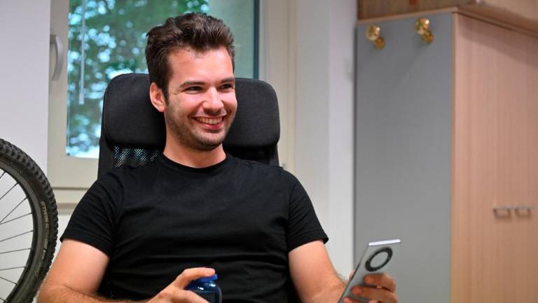 »Umetna inteligenca je zelo fascinantna, postane pa lahko nevarna«