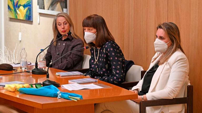 Dvojezična poezija Majde Artač Sturman