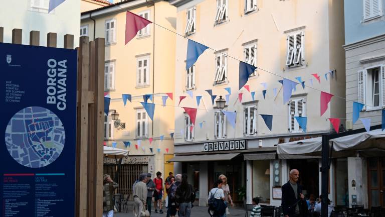 Trst prevzela jadralska mrzlica