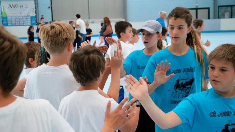 Deželni šolski finale v igri med dvema ognjema