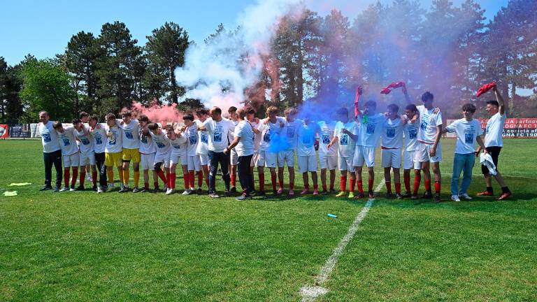 Združena nogometna ekipa Vesna Zarja pokrajinski prvak U16