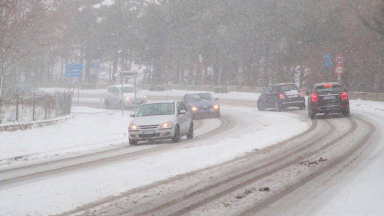 Zaradi snega zaprli več ulic