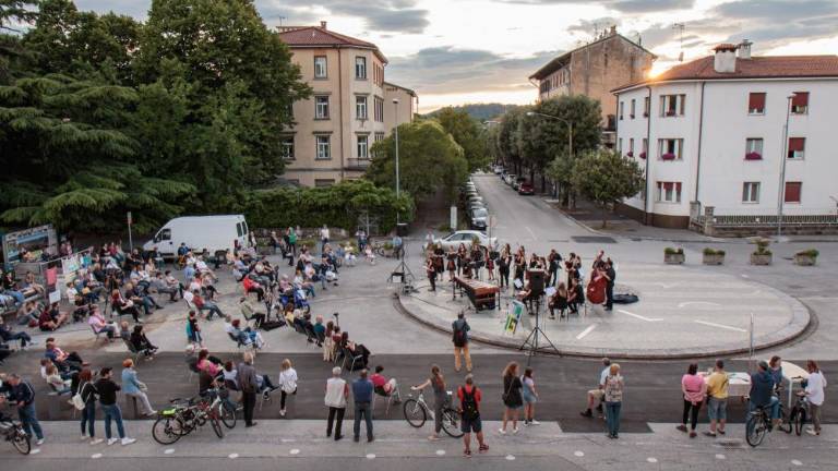 Glasba povezala Gorici