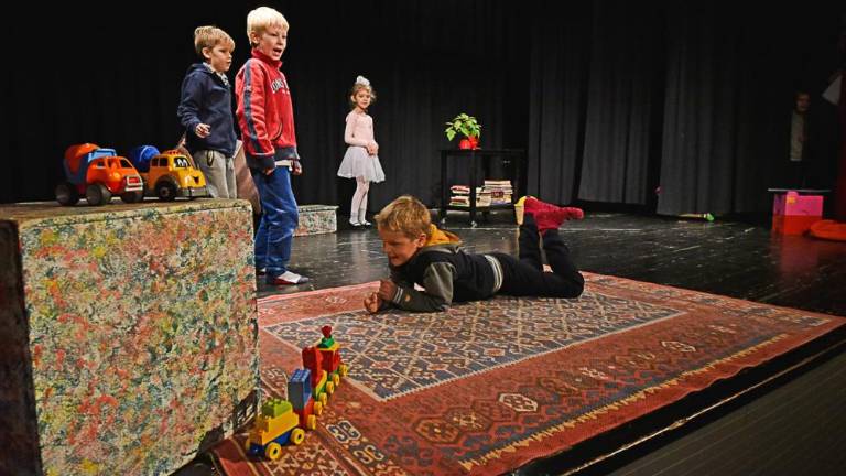 Otroke je obiskal Miklavž