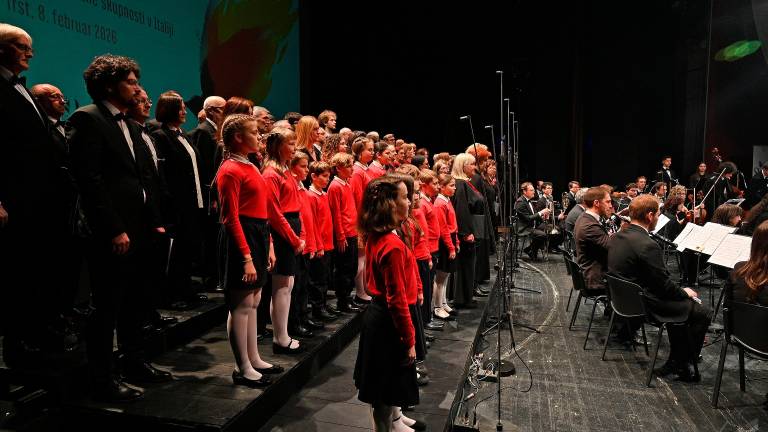 Osrednja proslava z Grmado v pristanu