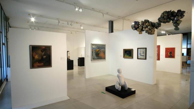 Muzeji odprti, obiskovalcev manj