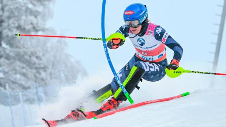 Mikaela Shiffrin zmagovalka uvodnega slaloma, Ana Bucik šesta