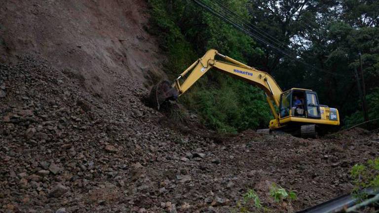 Obsojeni bagrist na begu redno delal po gradbiščih FJK