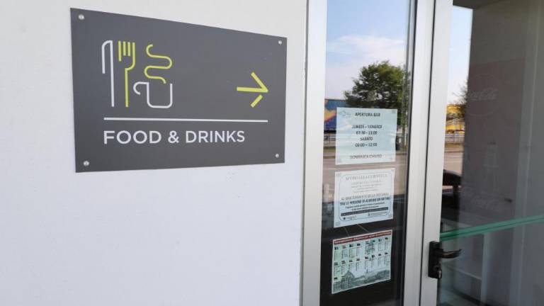 Bar spet obratuje ...