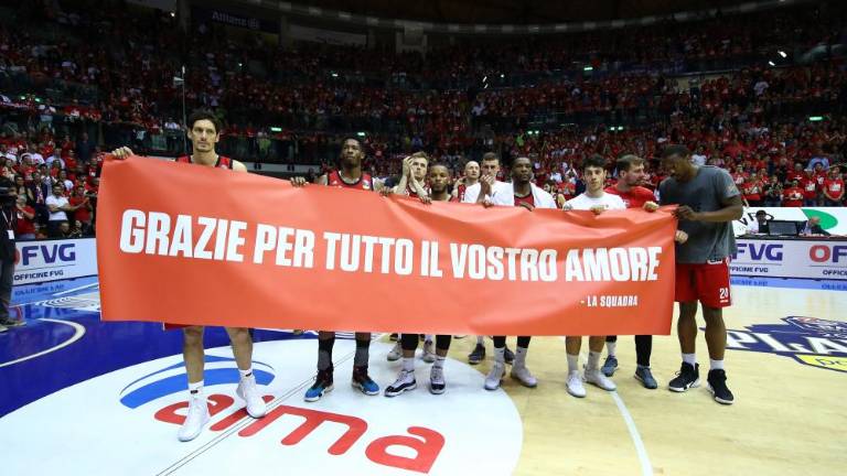 Izločitev in dolg aplavz